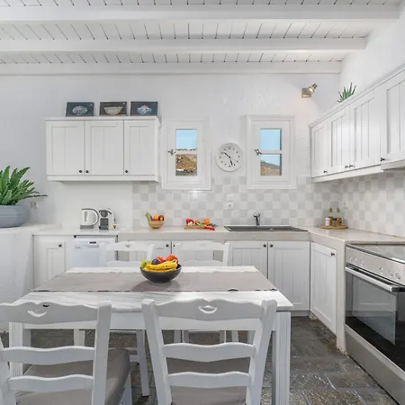 Thalasses Apartment *