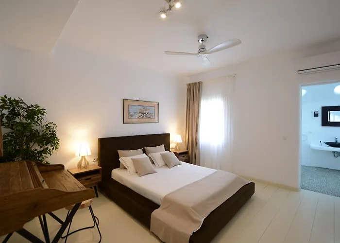 ثالاسيس * كالافاتيس