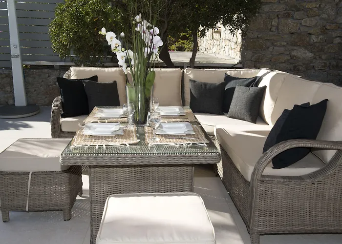 ثالاسيس شقة كالافاتيس